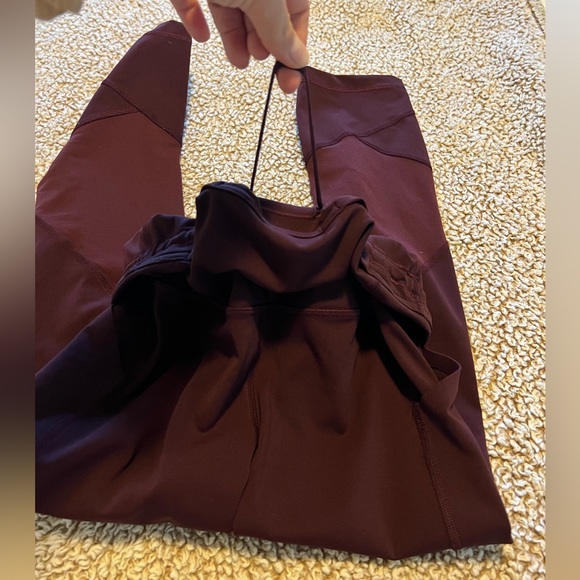 Invigorate high-rise crop lululemon leggings in red merlot - Picture 4 of 5